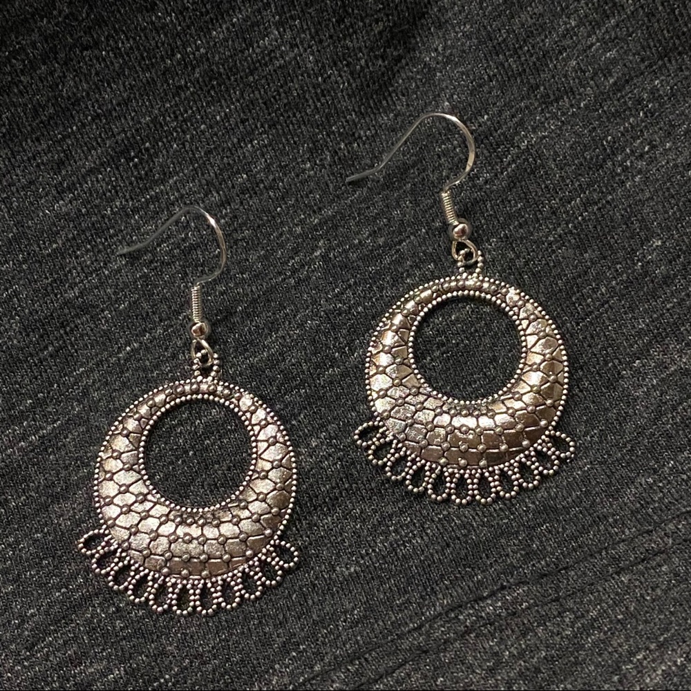 NWOT 🛍 Bundle for DISCOUNTS off Merch or Shipping